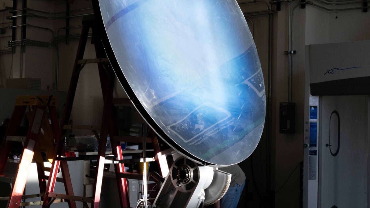 Harnessing the Sun to Extract Oxygen on the Moon