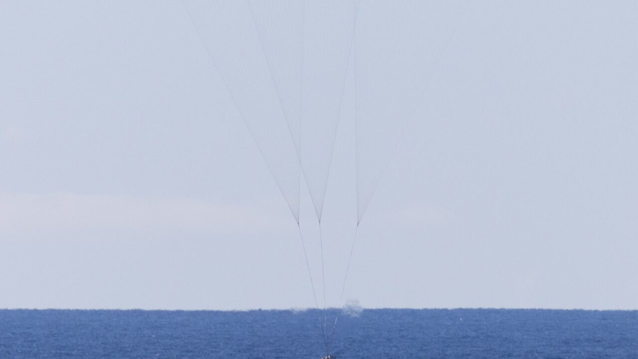 La NASA da la bienvenida a la Tierra a los exploradores lunares de Artemis II, quienes batieron récords