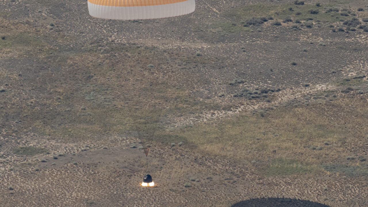 NASA Astronaut Chris Williams, Crewmates Return from Space Station