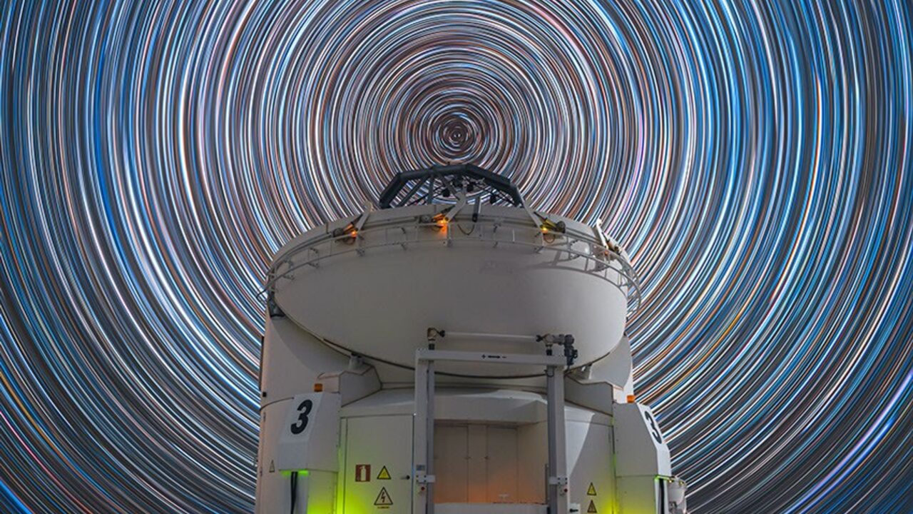 APOD: 2026 August 28 – The Sky Turns Above Paranal